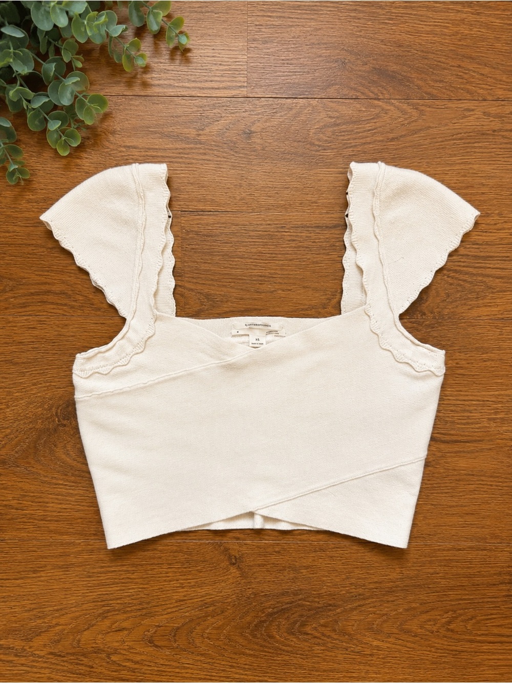 Scallop Sleeve White Knit Crop Top